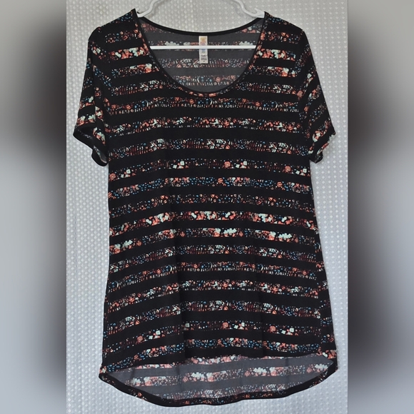 LuLaRoe Classic Tee Medium Black Floral Stripe Casual Top - Picture 8 of 9